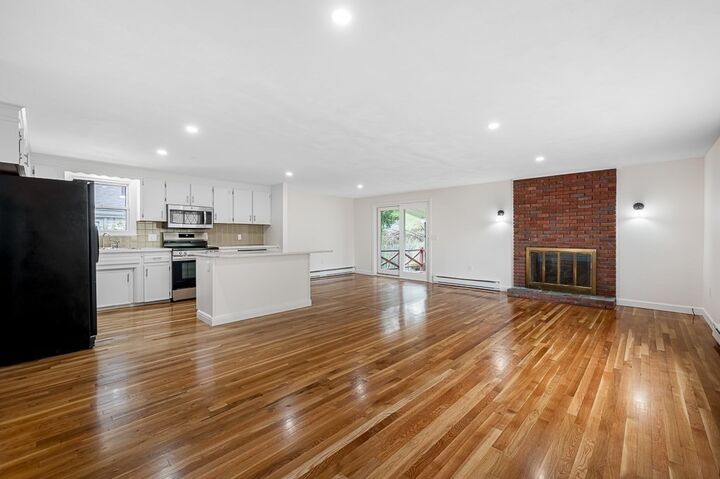 Property Photo:  20 Winneconnett Road 20  MA 01605 