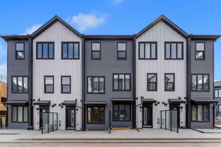 83 Arbour Lake Court NW — photo 1