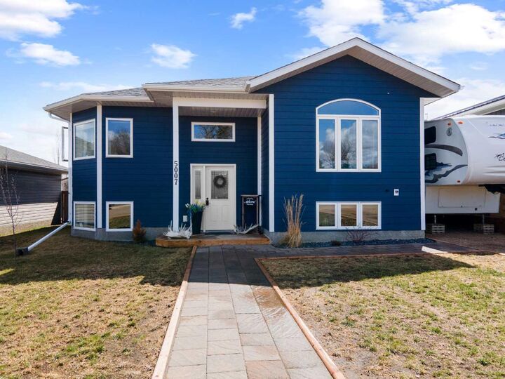 5007 52 Street — photo 1