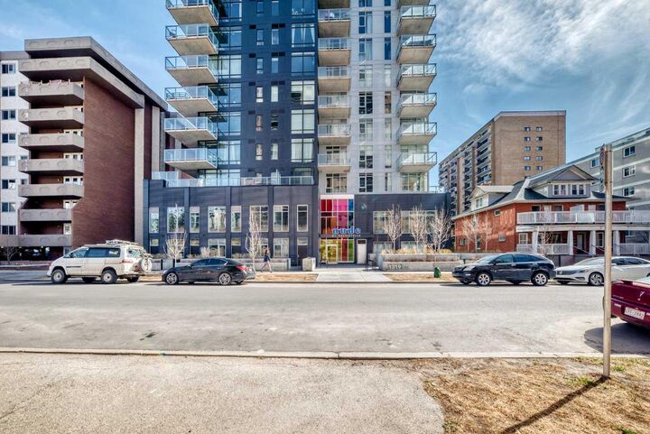 Property Photo: 1319 14 Avenue SW 906 AB T3C 0W3