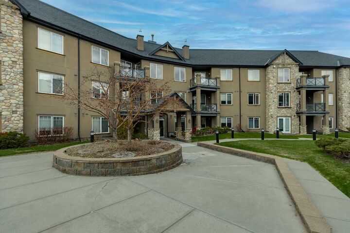 Property Photo:  1888 Signature Park SW 2110  AB T3H 4Z1 