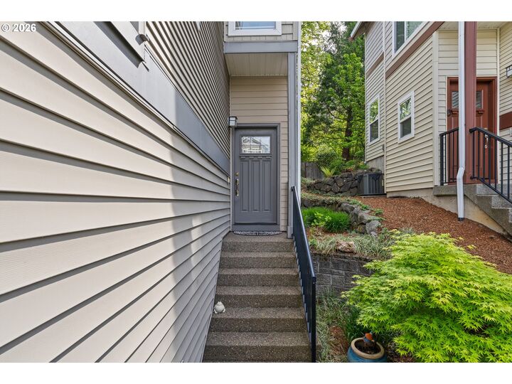 Property Photo:  780 NW 118th Ave 105  OR 97229 