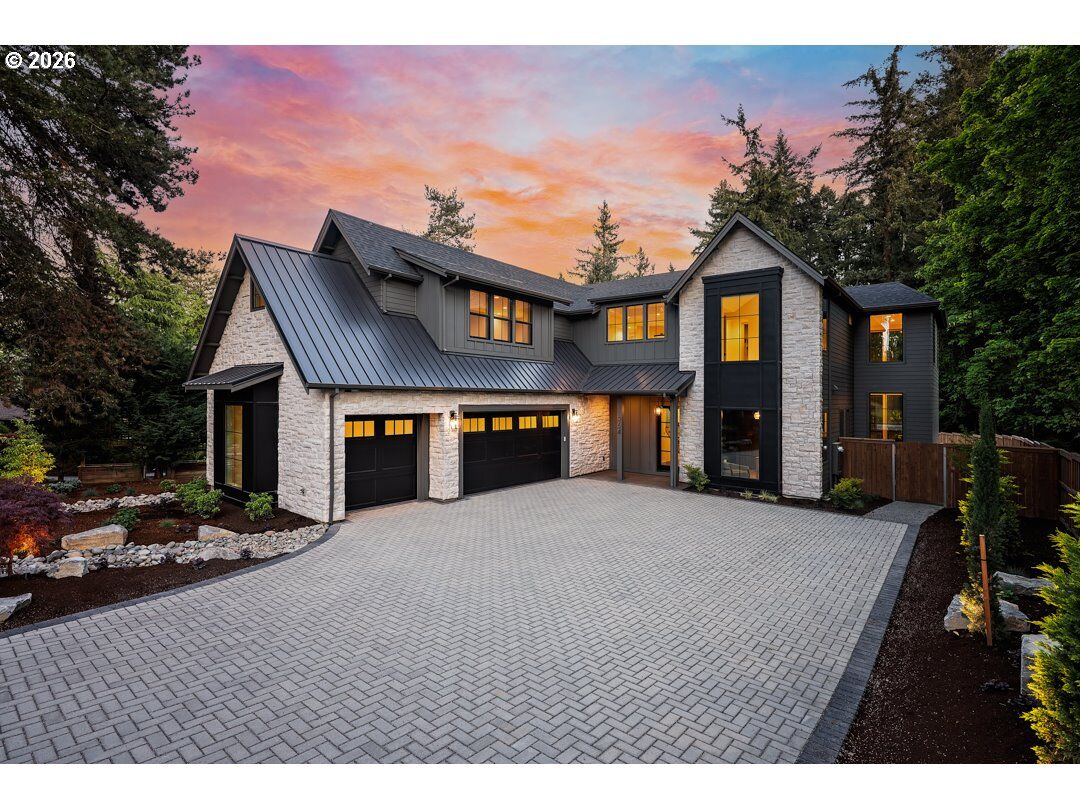 Property Photo:  964 Country Commons Ln  OR 97034 
