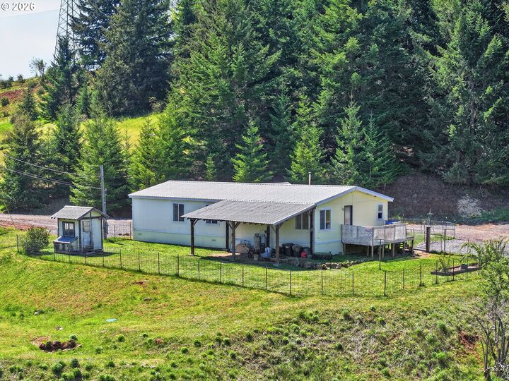Property Photo: 97 Kida Rd WA 98672