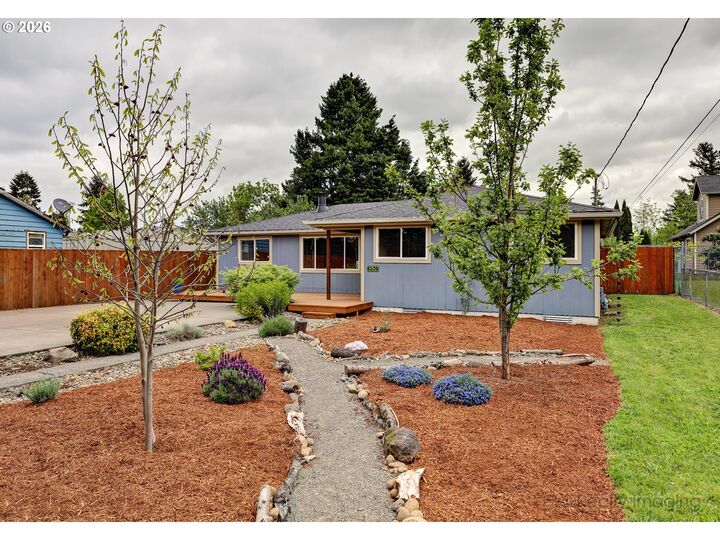 Property Photo:  8106 SE 67th Ave  OR 97206 