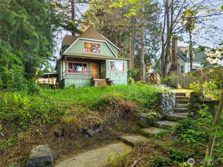 Property Photo:  2022  Taft Avenue  WA 98312 