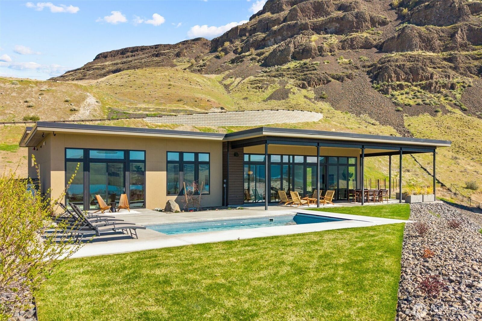 Property Photo:  23397  Canopy Drive NW  WA 98848 