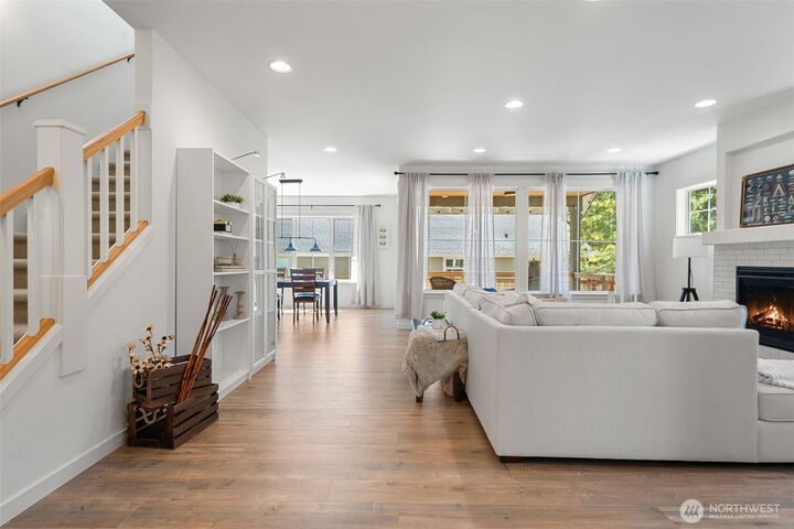 Property Photo:  200 E Susan Lane  WA 98592 