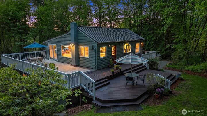 Property Photo:  10408  238th Way SE  WA 98027 