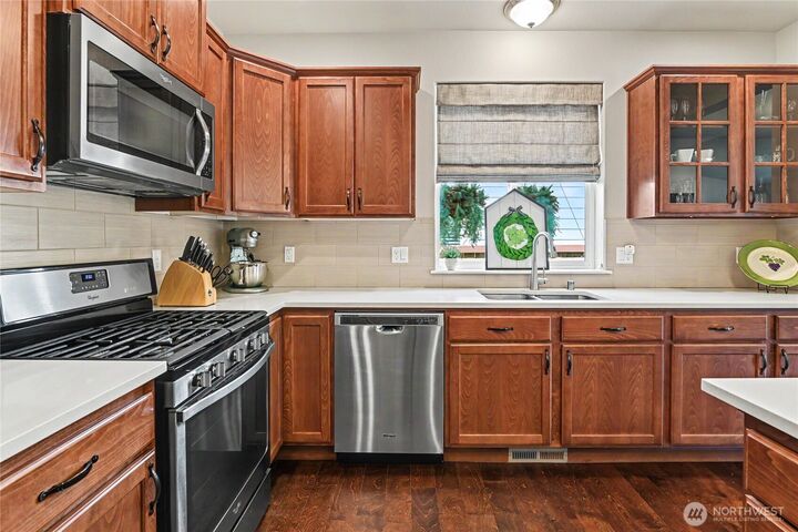 Property Photo: 6832 Bellamae Court SW WA 98512