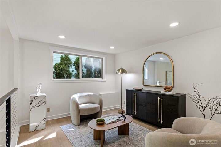 Property Photo:  4800  152nd Place SE  WA 98006 