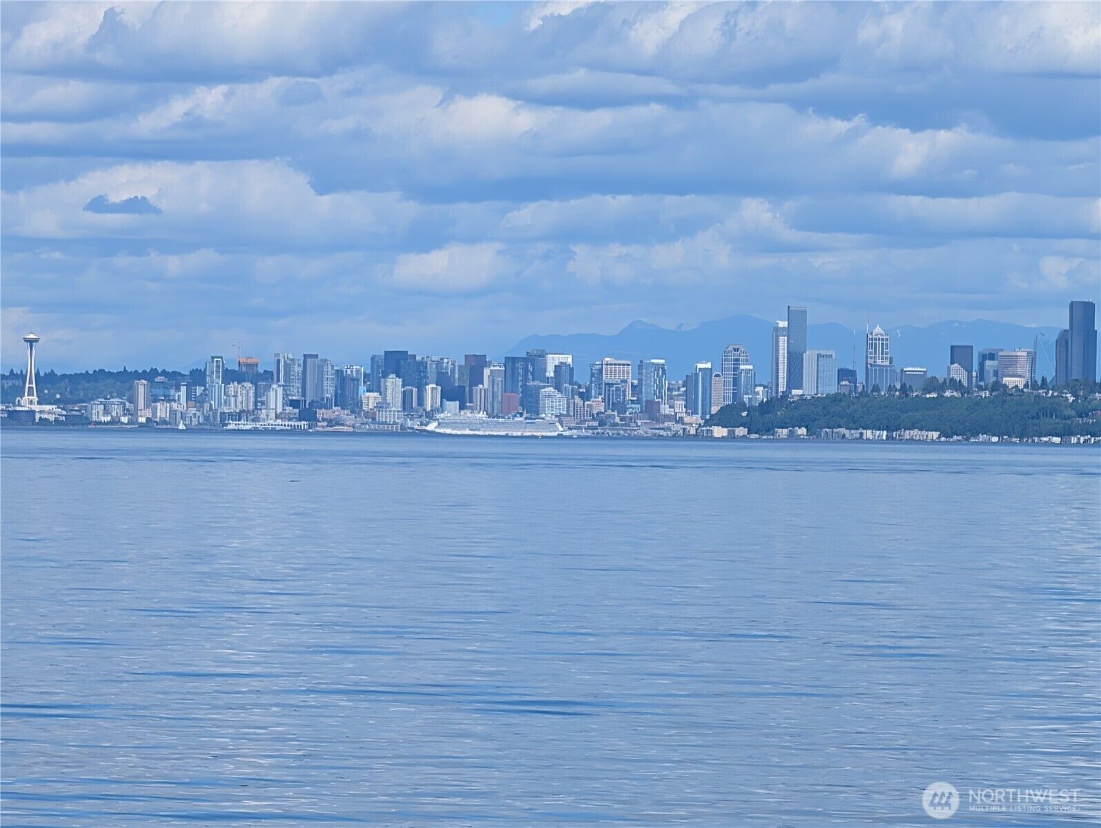 Property Photo:  1239  Colchester Drive E  WA 98366 