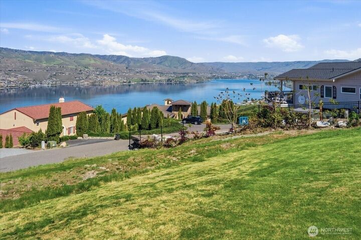 Property Photo:  145  Mirabella Drive  WA 98816 