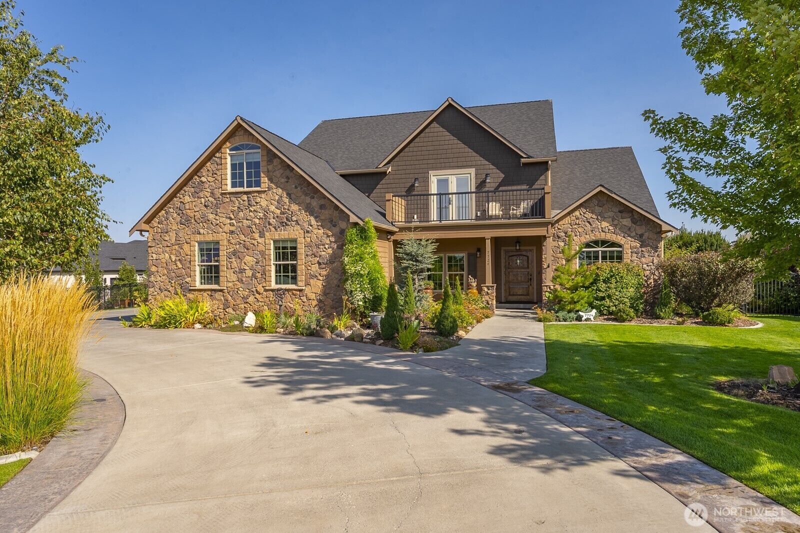 Property Photo:  7724  Dune Lake Road SE  WA 98837 
