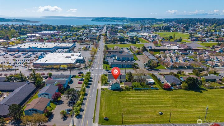 Property Photo:  45 N Oak Harbor Street  WA 98277 
