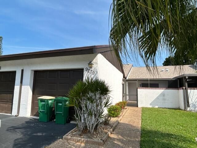 Property Photo:  9279 Wedgewood Drive B20  FL 33321 