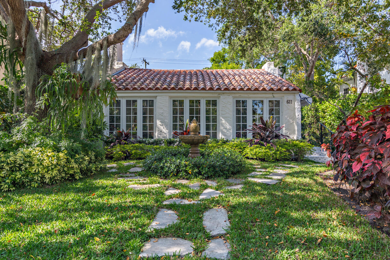 Property Photo:  611 Flamingo Drive  FL 33401 