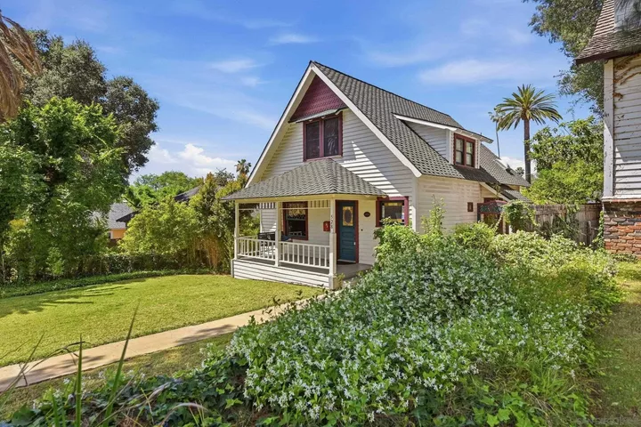 Property Photo: 528 E 6th Ave. CA 92025