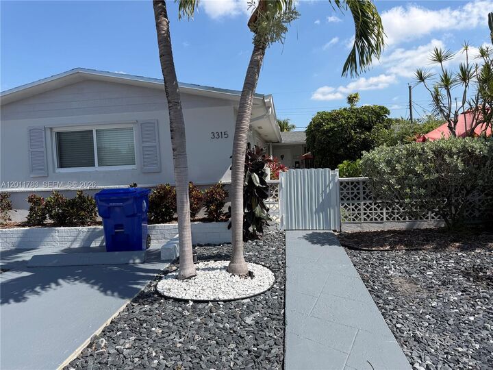 Property Photo:  3311 SW 25th Ter 3315  FL 33133 