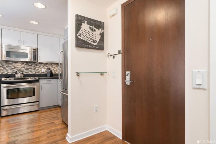 Property Photo:  451 Kansas Street 375  CA 94107 
