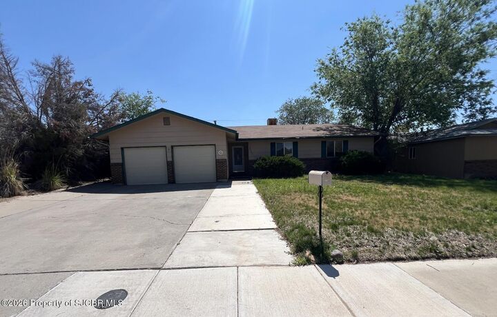 Property Photo: 2112 N Municipal Drive NM 87401
