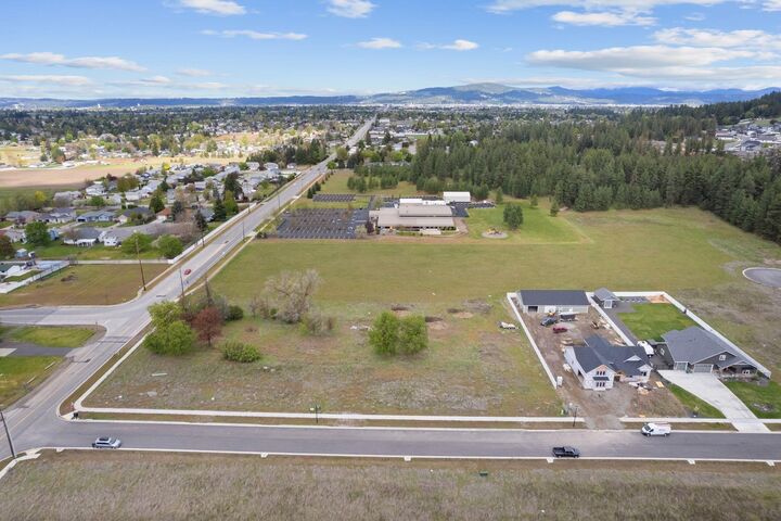 Property Photo:  15519 E 33rd Ct  WA 99037 
