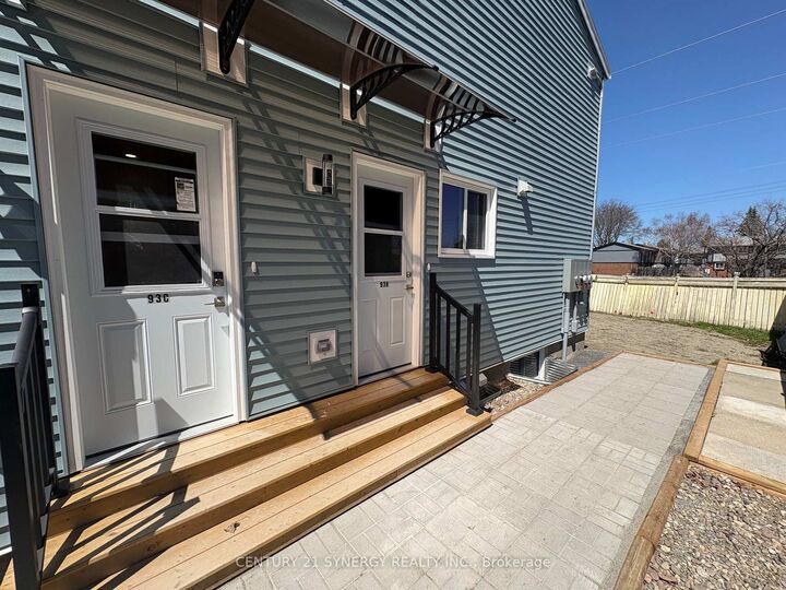Property Photo:  93B Tarquin Crescent  ON K2H 8J7 