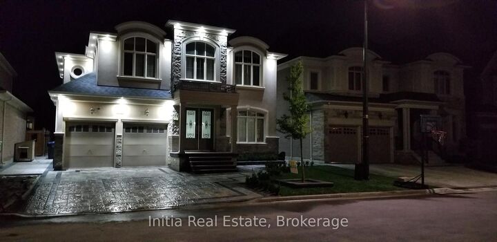 Property Photo: 12 Erintown Crescent S ON L6P 4H2