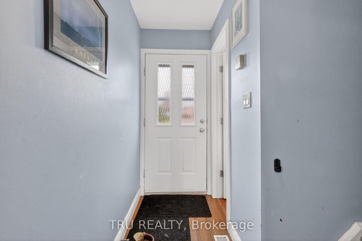 Property Photo:  369 Mockingbird Drive  ON K1E 2A6 