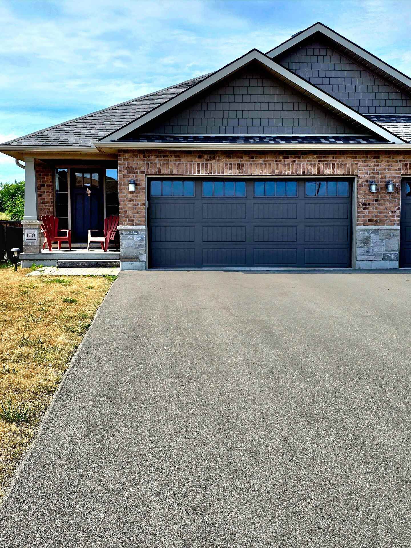 Property Photo: 100 Spruce Gardens Court ON K8N 0B5