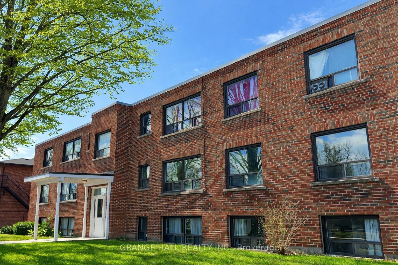 Property Photo: 263 Canice Street ON L3V 4J4