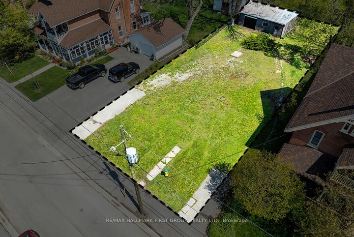 Property Photo:  38 Oak Street  ON K0M 1N0 