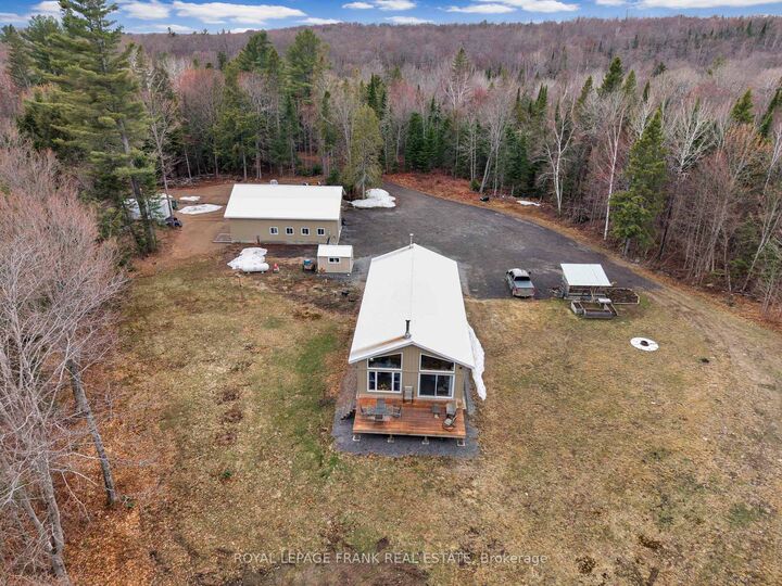 Property Photo: 989 North McKenzie Lake Road ON N0C 1B0