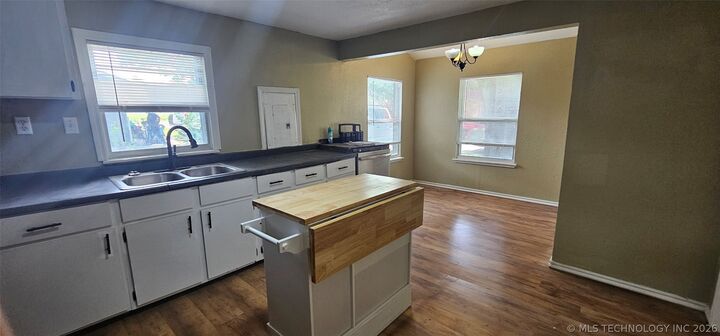 Property Photo:  504 S Walnut Street  OK 74955 