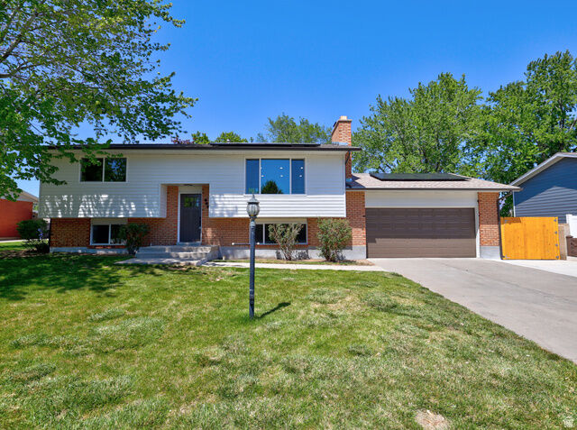 Property Photo:  807 E Dusty Rock Cir  UT 84094 