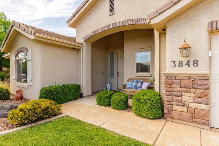 Property Photo: 3848 Tess Ln UT 84765