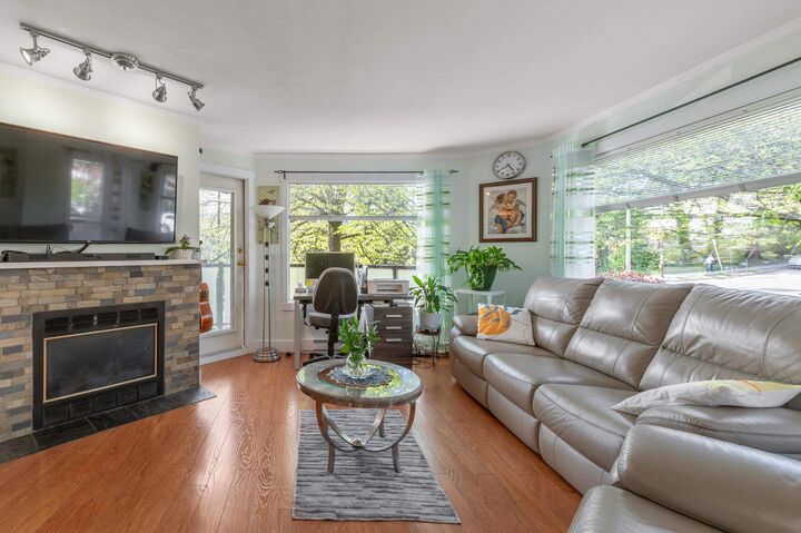 Property Photo: 175 W 4th Street 201 BC V7M 1H6