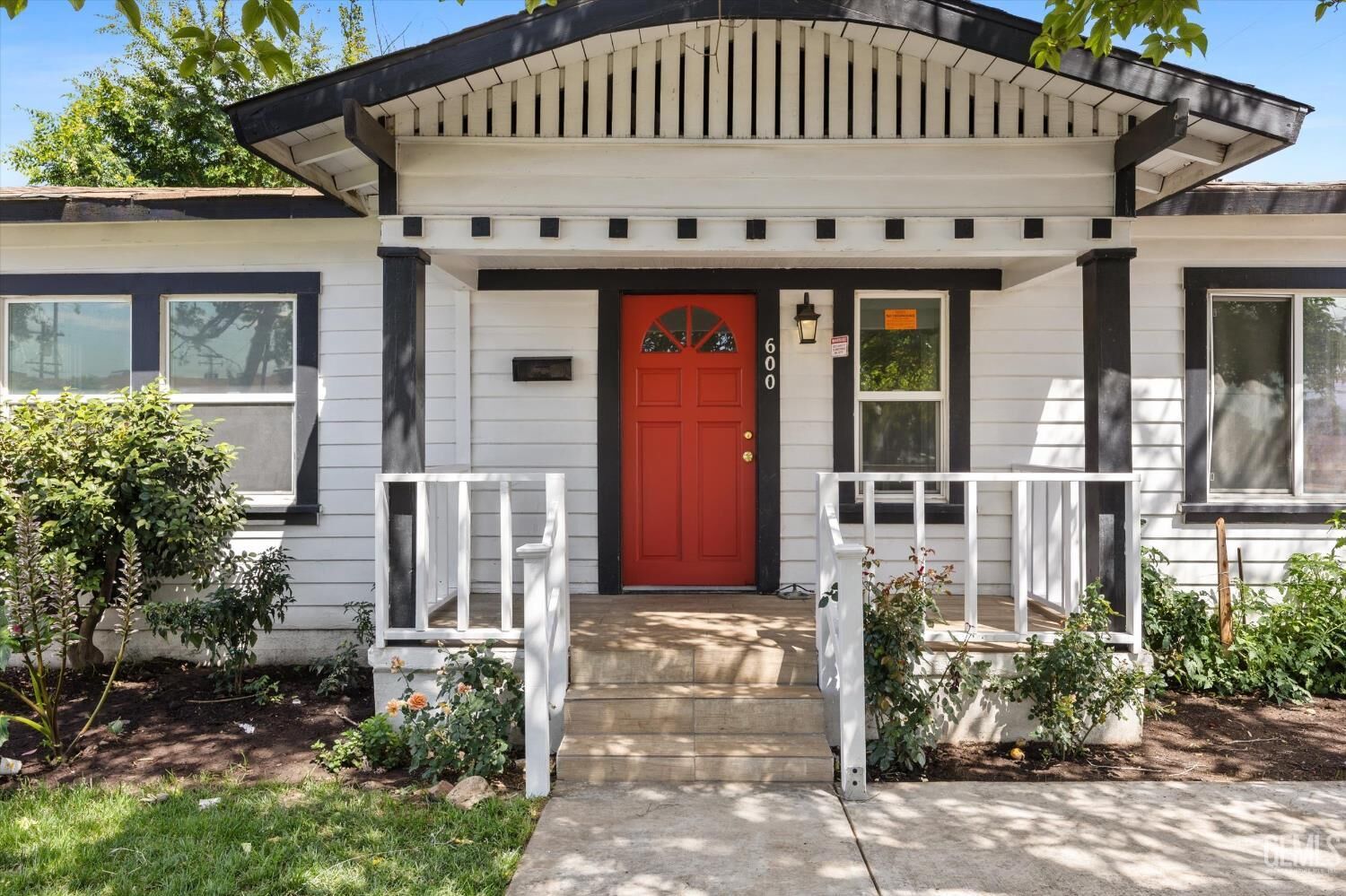 Property Photo:  600 Olive Street  CA 93304 