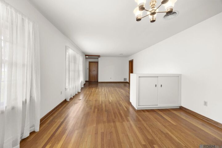Property Photo: 9372 Woodbine Dr LA 70815