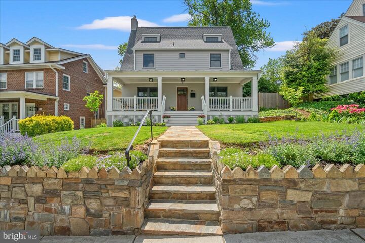 Property Photo:  204 Elm Street  VA 22301 