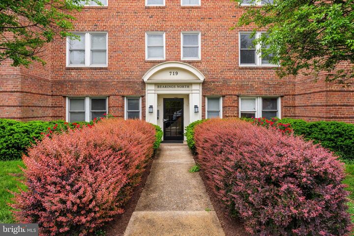 Property Photo:  719 S Saint Asaph Street 301  VA 22314 