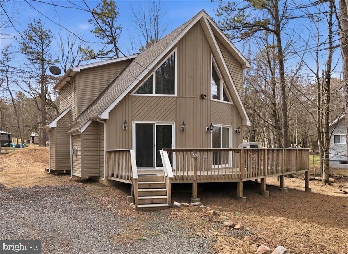 Property Photo:  48 Hunt Trail  PA 18210 
