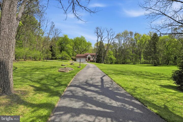 Property Photo:  259 Ironstone Ridge Road  PA 17603 