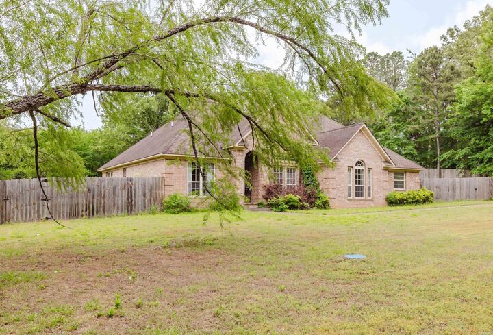 Property Photo:  5 Greenbrier Lane  AR 72032 