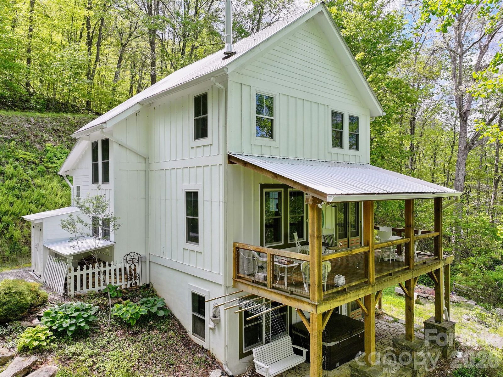 Property Photo:  580 Split Pine Cove  NC 28721 