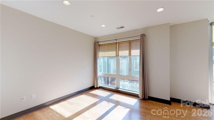 Property Photo:  2200 Lyndhurst Avenue 105  NC 28203 