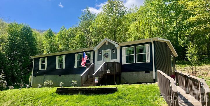 Property Photo:  1205 Saunook Road  NC 28786 