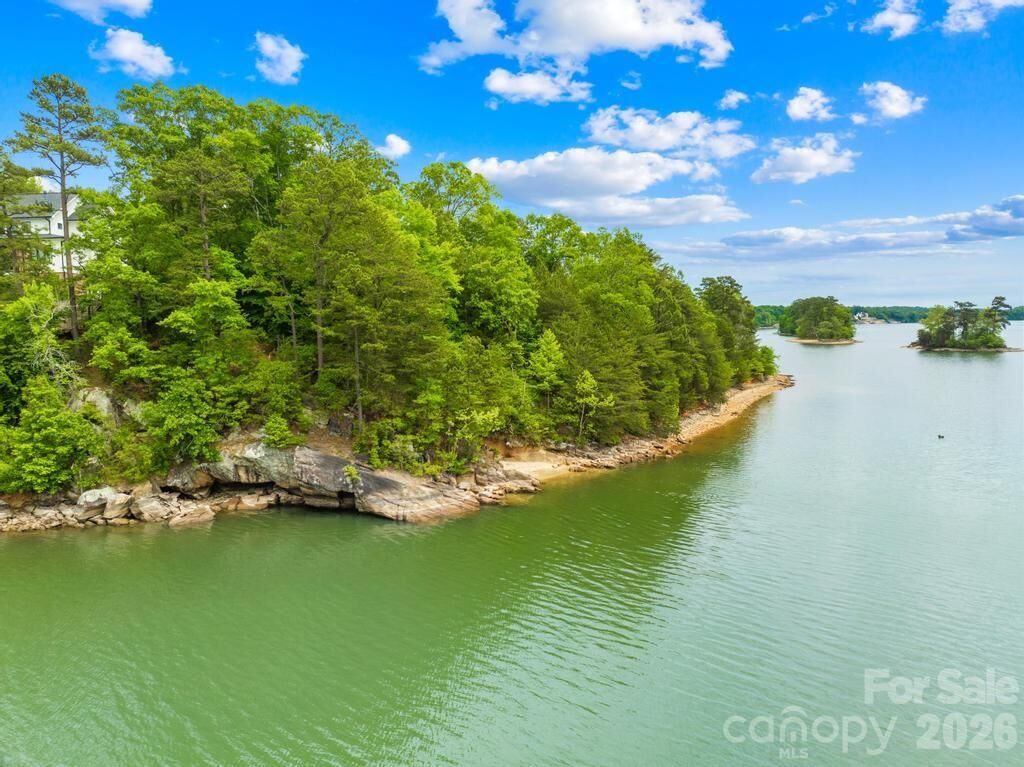 Property Photo:  272 S Harbor Watch Drive  NC 28677 