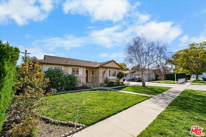 Property Photo:  23032 Mobile St  CA 91307 