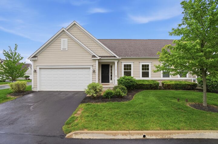 Property Photo:  4332 Ahwick Green  OH 43026 